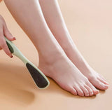 Double Sided Foot File Callus Remover, Dual sided Pedicure Trimmer With Long Handle, Portable Foot Dead Skin Remover Care Tool, Hard Skin Removers, Callus Dead Skin Remover, Anti Slip Handle Pedicure Tool